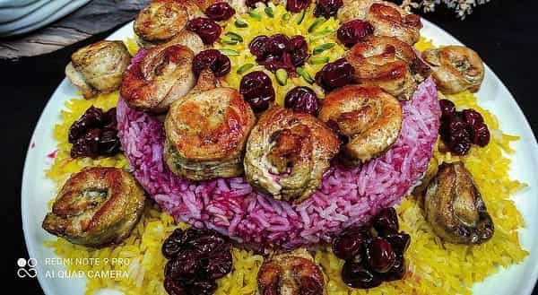 طرز تهیه و پخت آلبالو پلو خوشمزه و مجلسی با مرغ ریش ریش دو نفره رستورانی
