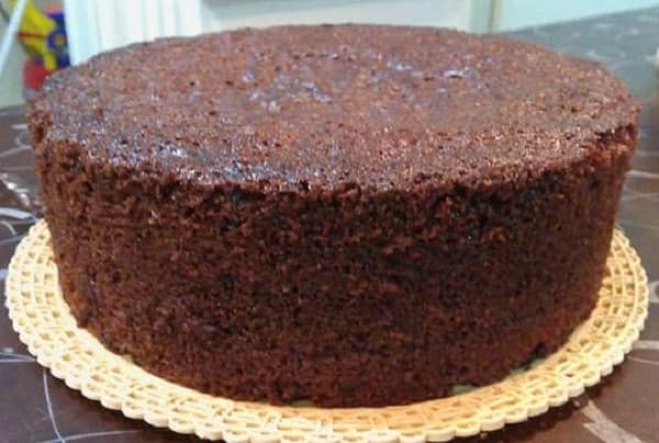 طرز تهیه کیک اسفنجی شکلاتی خیس دونفره ساده بدون فر درون قابلمه با پف زیاد