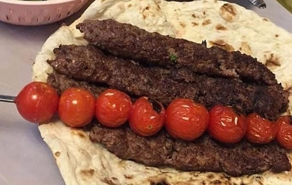 طرز تهیه و پخت کباب کوبیده شترمرغ خانگی ایرانی بدون برنج